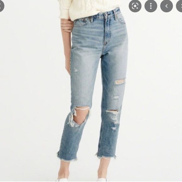 Abercrombie & Fitch Annie Girlfriend Distressed Jeans- Size 2S (26) - Picture 1 of 8